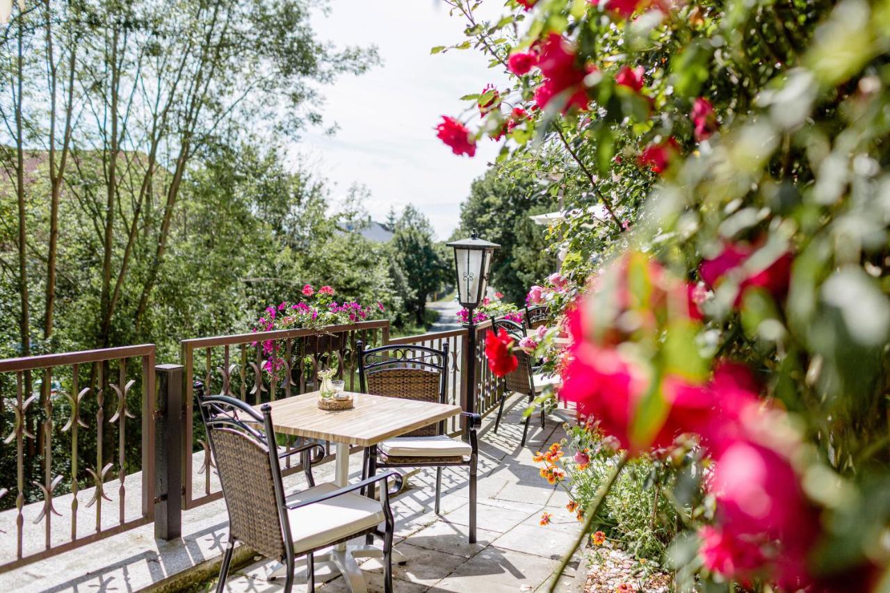 Hotel Restaurant Zwergschloesschen Гера Екстериор снимка
