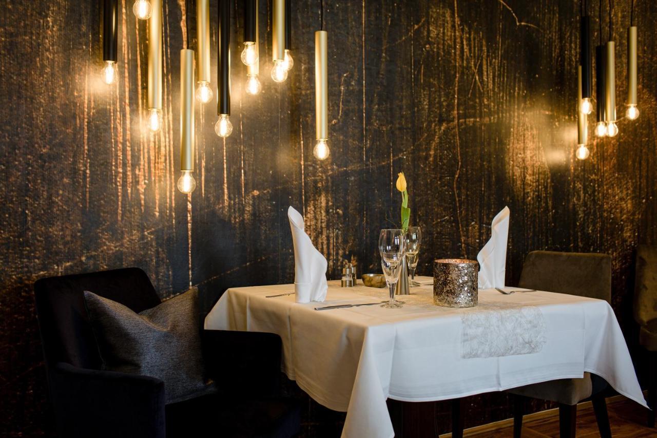 Hotel Restaurant Zwergschloesschen Гера Екстериор снимка