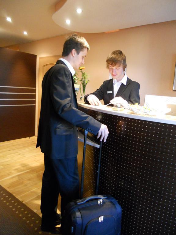 Hotel Restaurant Zwergschloesschen Гера Екстериор снимка