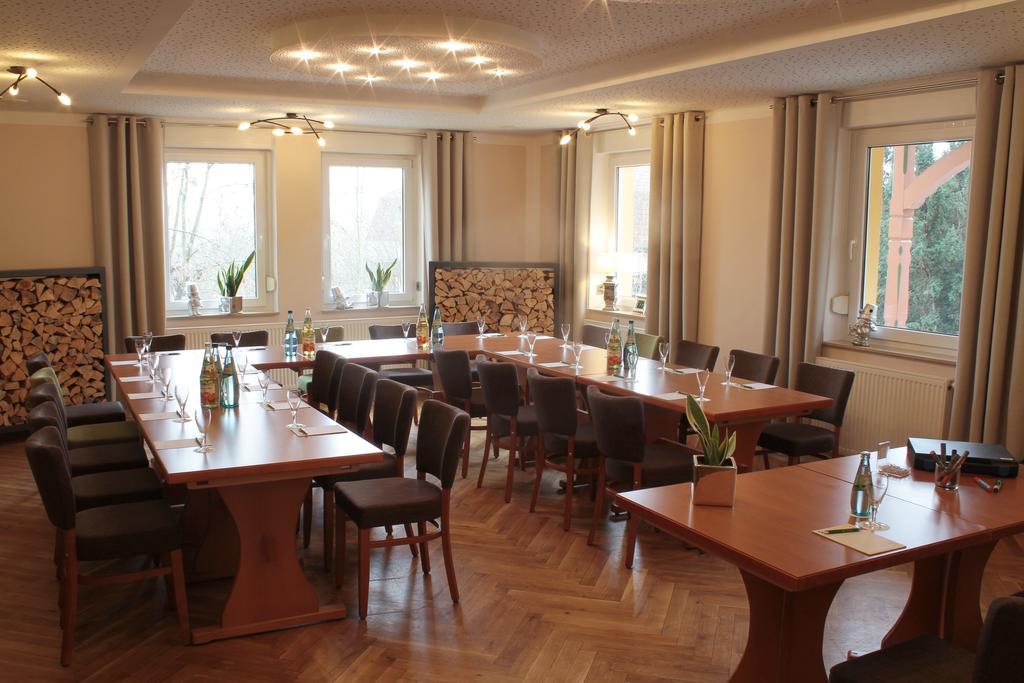 Hotel Restaurant Zwergschloesschen Гера Екстериор снимка