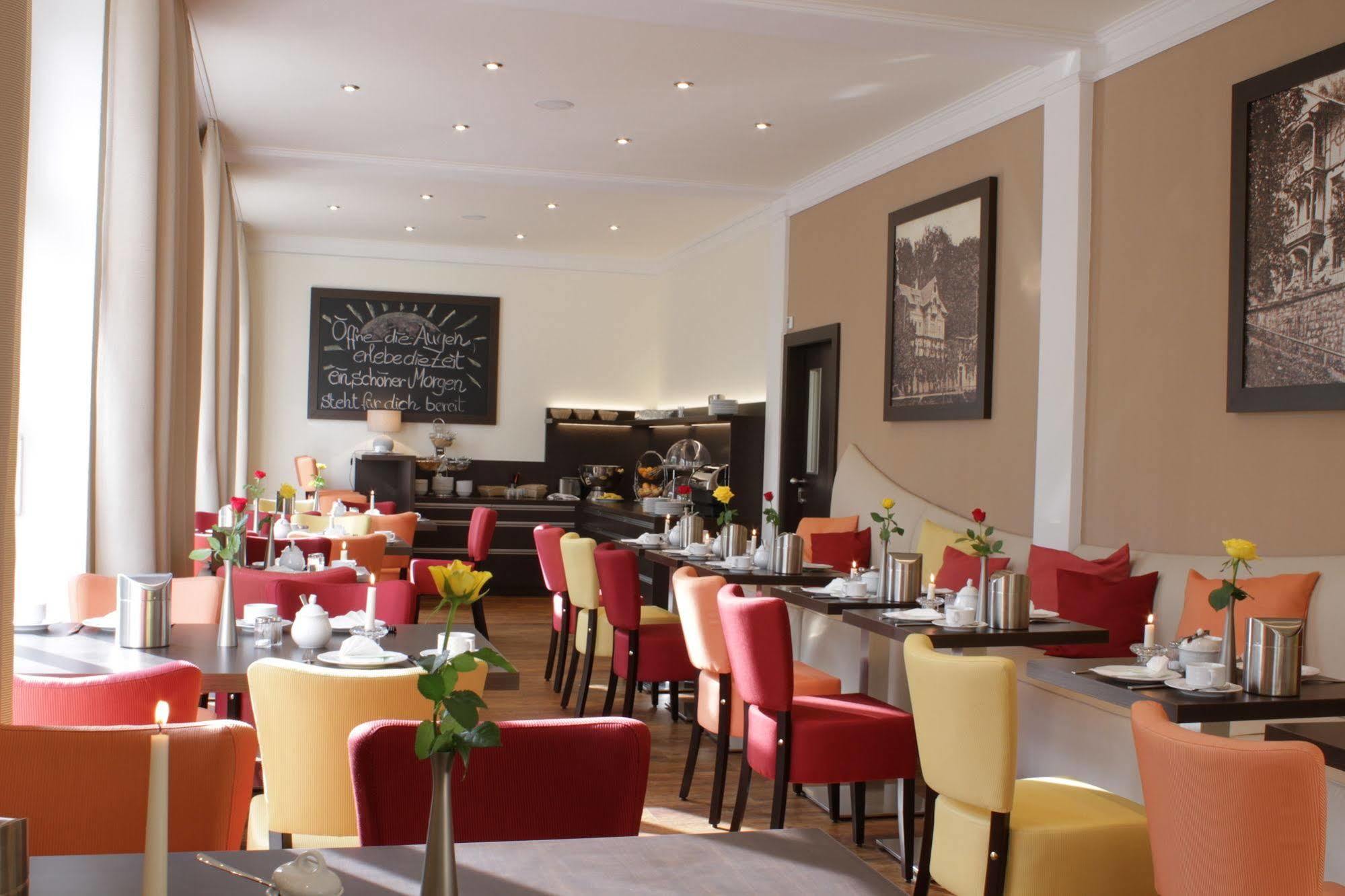 Hotel Restaurant Zwergschloesschen Гера Екстериор снимка