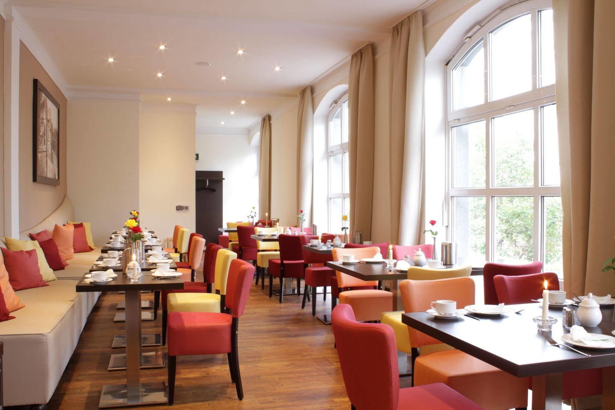 Hotel Restaurant Zwergschloesschen Гера Екстериор снимка
