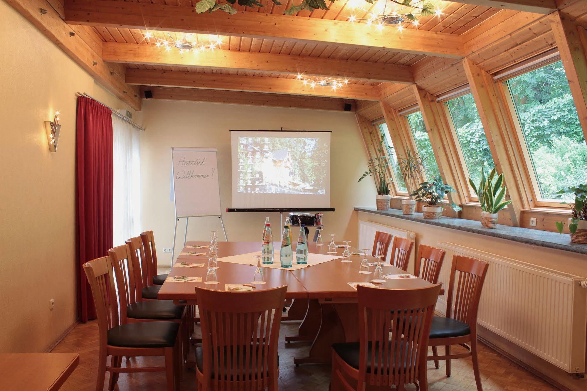 Hotel Restaurant Zwergschloesschen Гера Екстериор снимка
